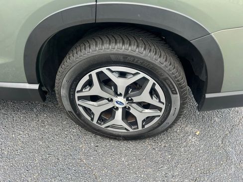 Used 2019 Subaru Forester Premium w/ All-Weather Package AWD/4WD image 30