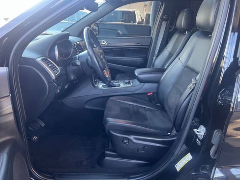 Used 2022 Jeep Grand Cherokee Laredo X AWD/4WD image 11