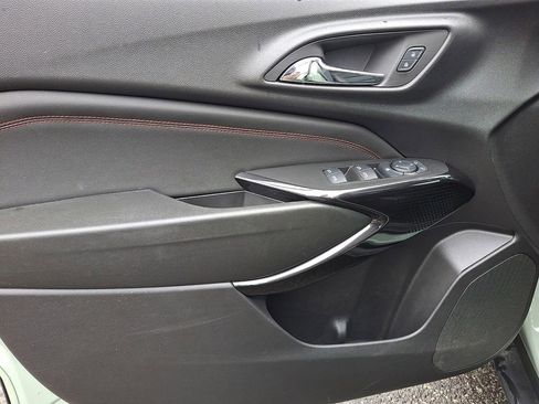 Certified 2024 Chevrolet Trax RS w/ Sunroof Package image 12