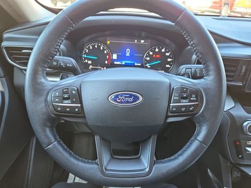 Used 2020 Ford Explorer XLT w/ Equipment Group 202A AWD/4WD image 17
