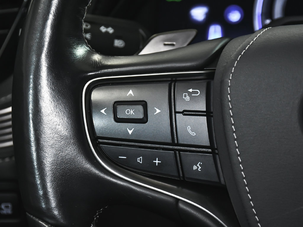 Used 2022 Lexus LS 500h AWD w/ Luxury Package image 41