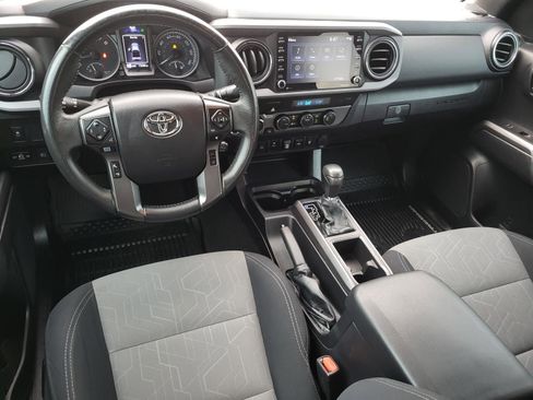 Used 2021 Toyota Tacoma TRD Sport w/ Technology Package AWD/4WD image 11