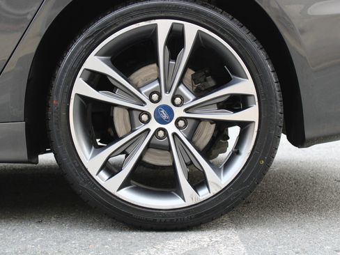 Used 2020 Ford Fusion Titanium image 28