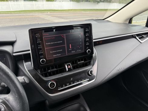 Used 2020 Toyota Corolla LE FWD image 18