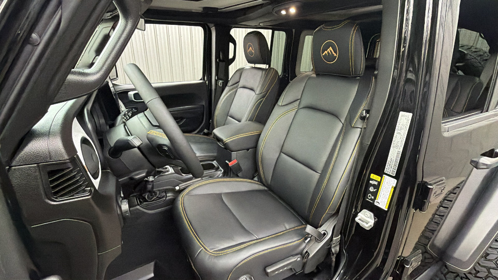 Used 2024 Jeep Wrangler Unlimited AWD/4WD image 21