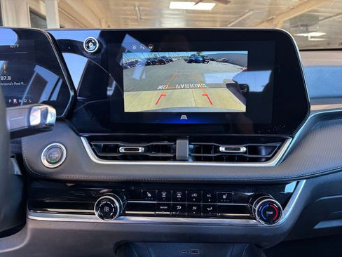 Used 2025 Chevrolet Equinox LT image 17