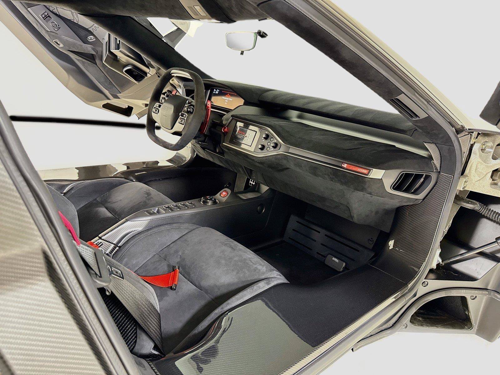 Used 2018 Ford GT RWD image 26