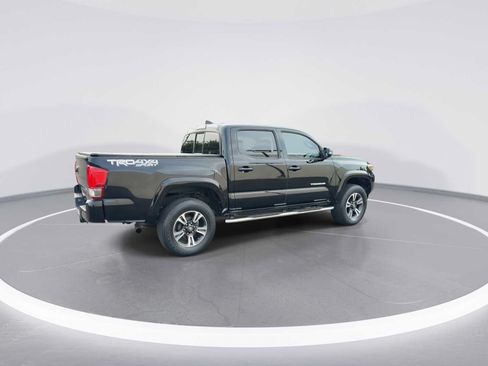 Used 2016 Toyota Tacoma TRD Sport w/ Towing Package AWD/4WD image 8