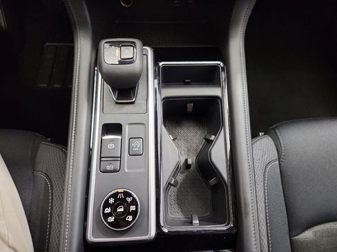 Used 2025 Nissan Pathfinder SV AWD/4WD image 23