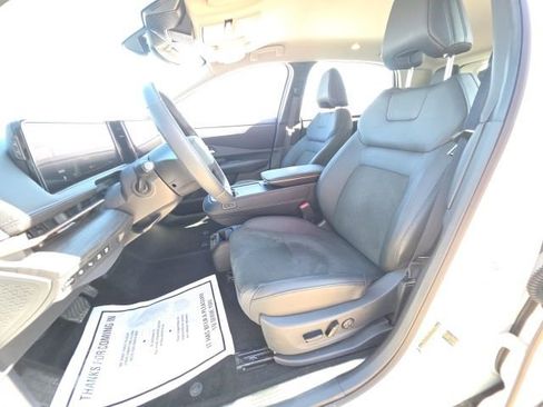 Used 2024 Nissan Ariya FWD image 13