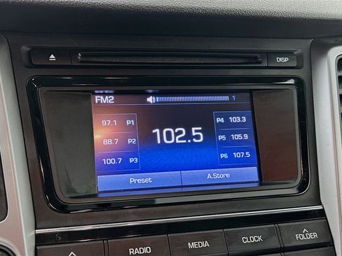 Used 2018 Hyundai Tucson SE image 19