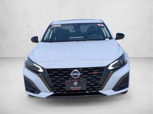 Used 2023 Nissan Altima 2.5 SR w/ SR Premium Package FWD image 2