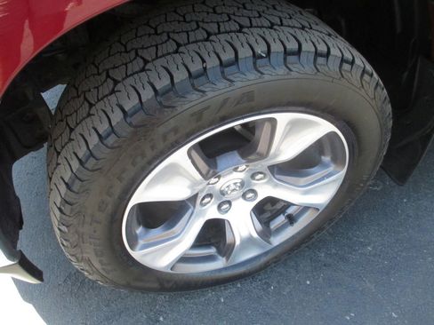 Used 2020 RAM 1500 Laramie AWD/4WD image 13