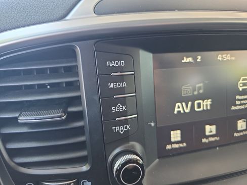 Used 2020 Kia Sorento L FWD image 15
