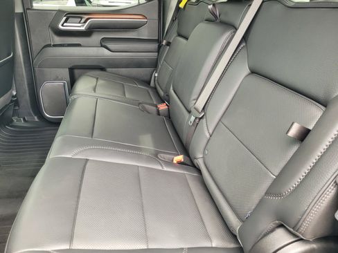 Used 2025 GMC Sierra 1500 Denali w/ Denali Reserve Package AWD/4WD image 12