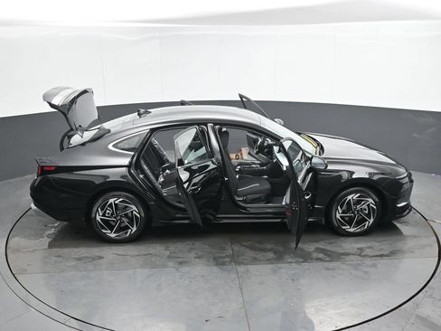 New 2026 Hyundai Sonata SEL FWD image 32