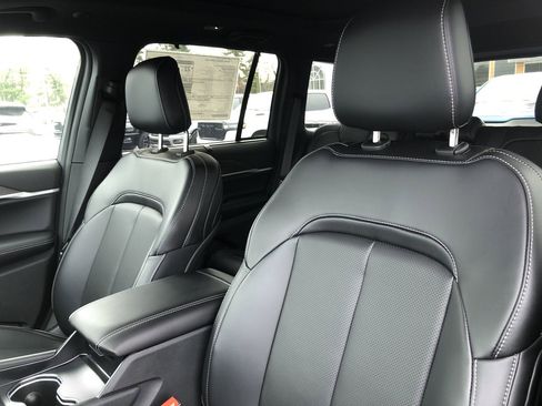 New 2025 Jeep Grand Cherokee Limited w/ Luxury Tech Group II image 14