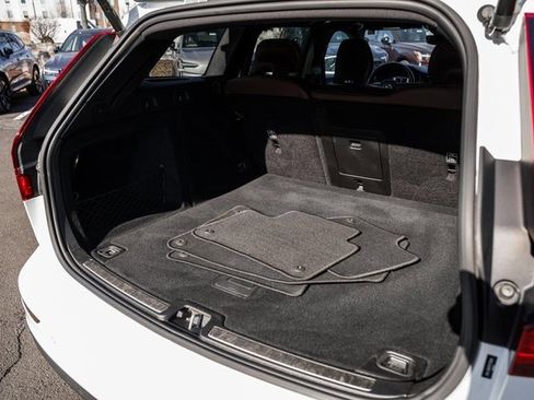 Certified 2024 Volvo V60 B5 Cross Country Ultimate image 9