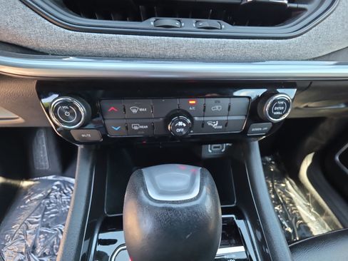 Used 2024 Jeep Compass Latitude AWD/4WD image 20