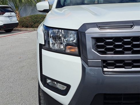 New 2025 Nissan Frontier SV w/ SV Convenience Package image 11