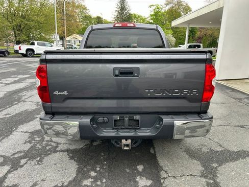 Used 2018 Toyota Tundra SR5 w/ SR5 Upgrade Package AWD/4WD image 4