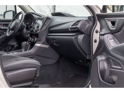 Used 2019 Subaru Forester Premium image 10
