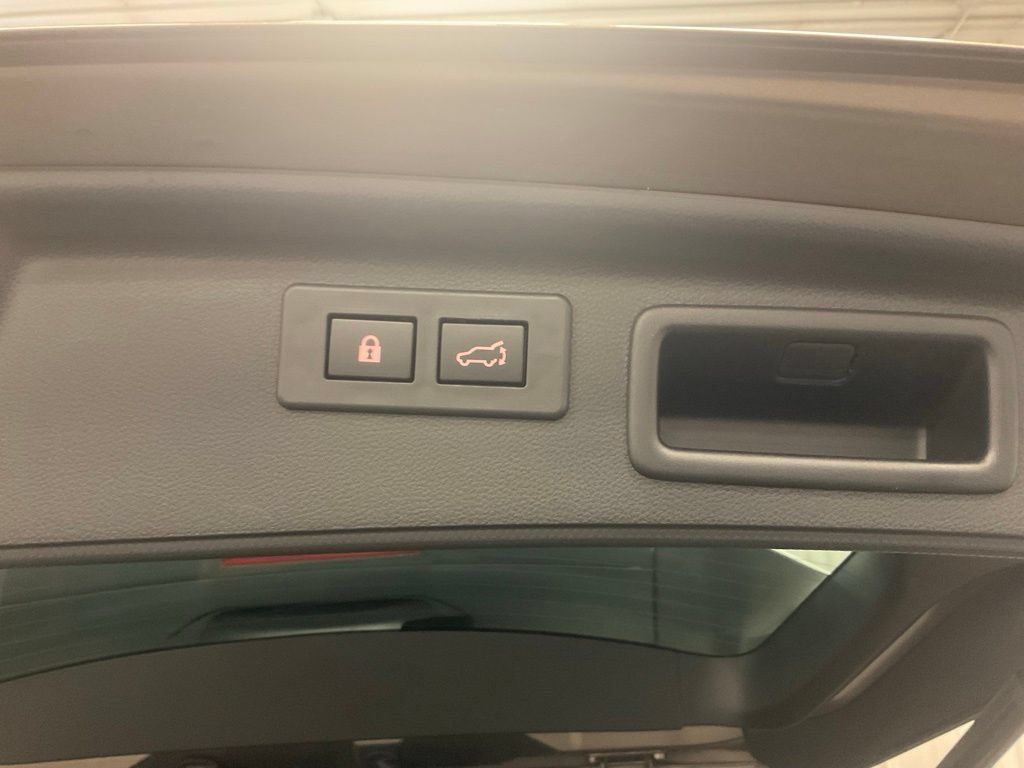 Used 2023 Subaru Forester Touring AWD/4WD image 39