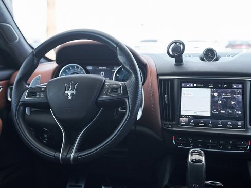 Used 2022 Maserati Levante Modena image 34