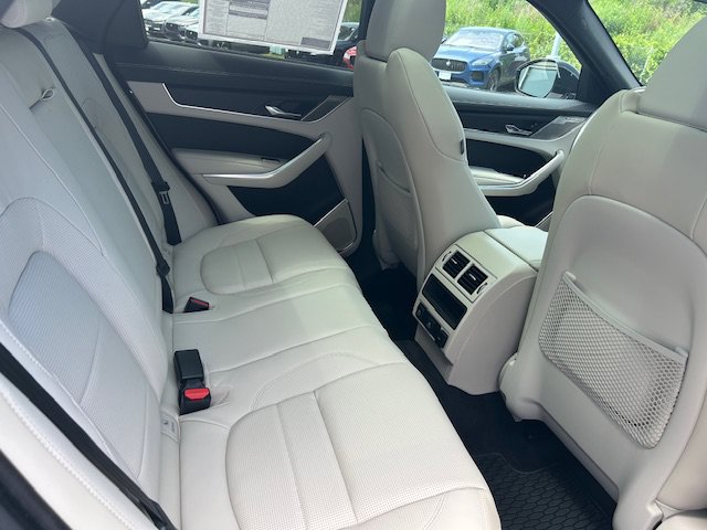 Used 2026 Jaguar F-PACE R-Dynamic S AWD/4WD image 17