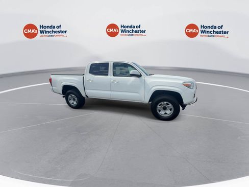 Used 2020 Toyota Tacoma SR AWD/4WD image 9