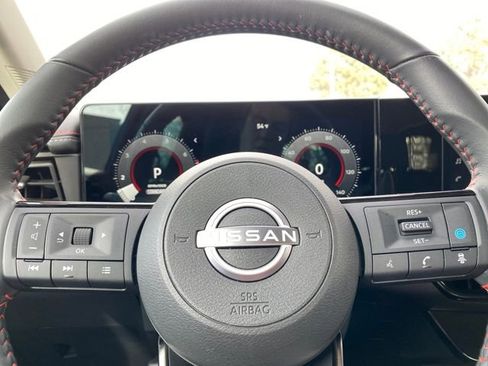 Certified 2025 Nissan Kicks SR image 16