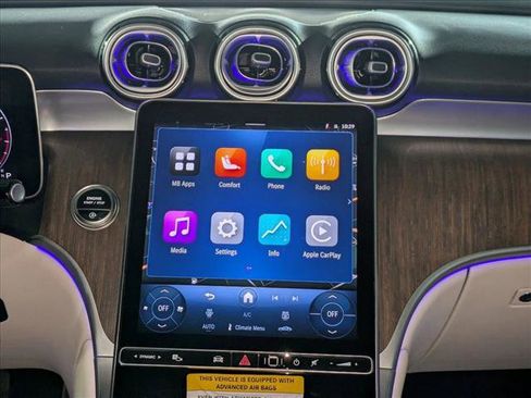 Certified 2025 Mercedes-Benz GLC 300 image 15