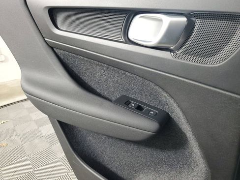 Certified 2025 Volvo XC40 B5 Core image 20