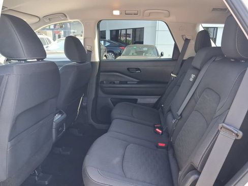 Certified 2024 Nissan Pathfinder SV FWD image 7