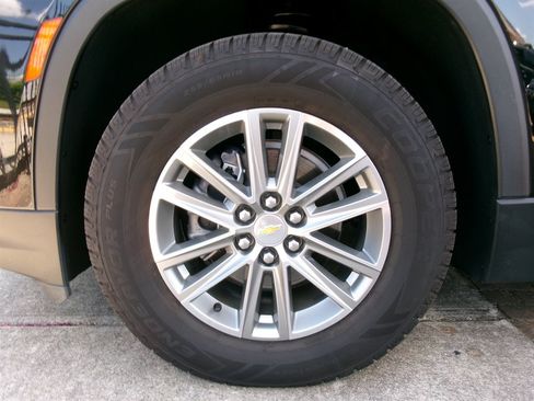 Used 2023 Chevrolet Traverse LT w/ LPO, Floor Liner Package AWD/4WD image 38