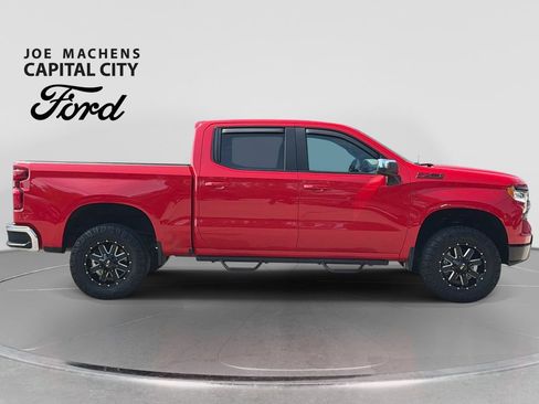 Used 2022 Chevrolet Silverado 1500 LT AWD/4WD image 3