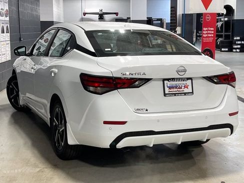 Used 2025 Nissan Sentra SV FWD image 10