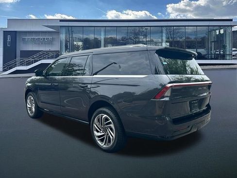 New 2026 Lincoln Navigator L Reserve AWD/4WD image 5