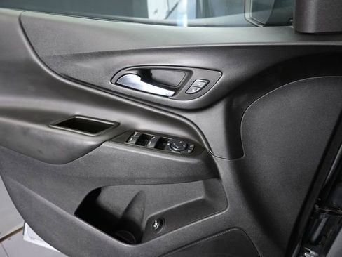 Used 2024 Chevrolet Equinox LT image 48