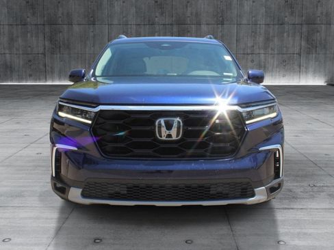Used 2024 Honda Pilot Touring image 10