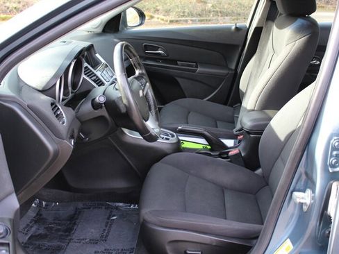 Used 2012 Chevrolet Cruze LT image 10