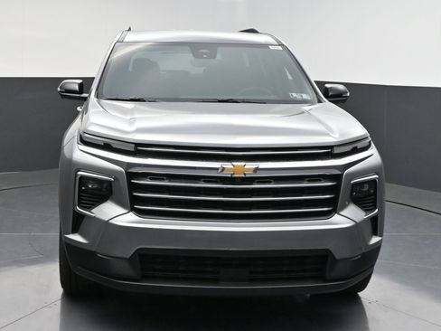 New 2026 Chevrolet Traverse LT w/ Driver Confidence Package FWD image 2