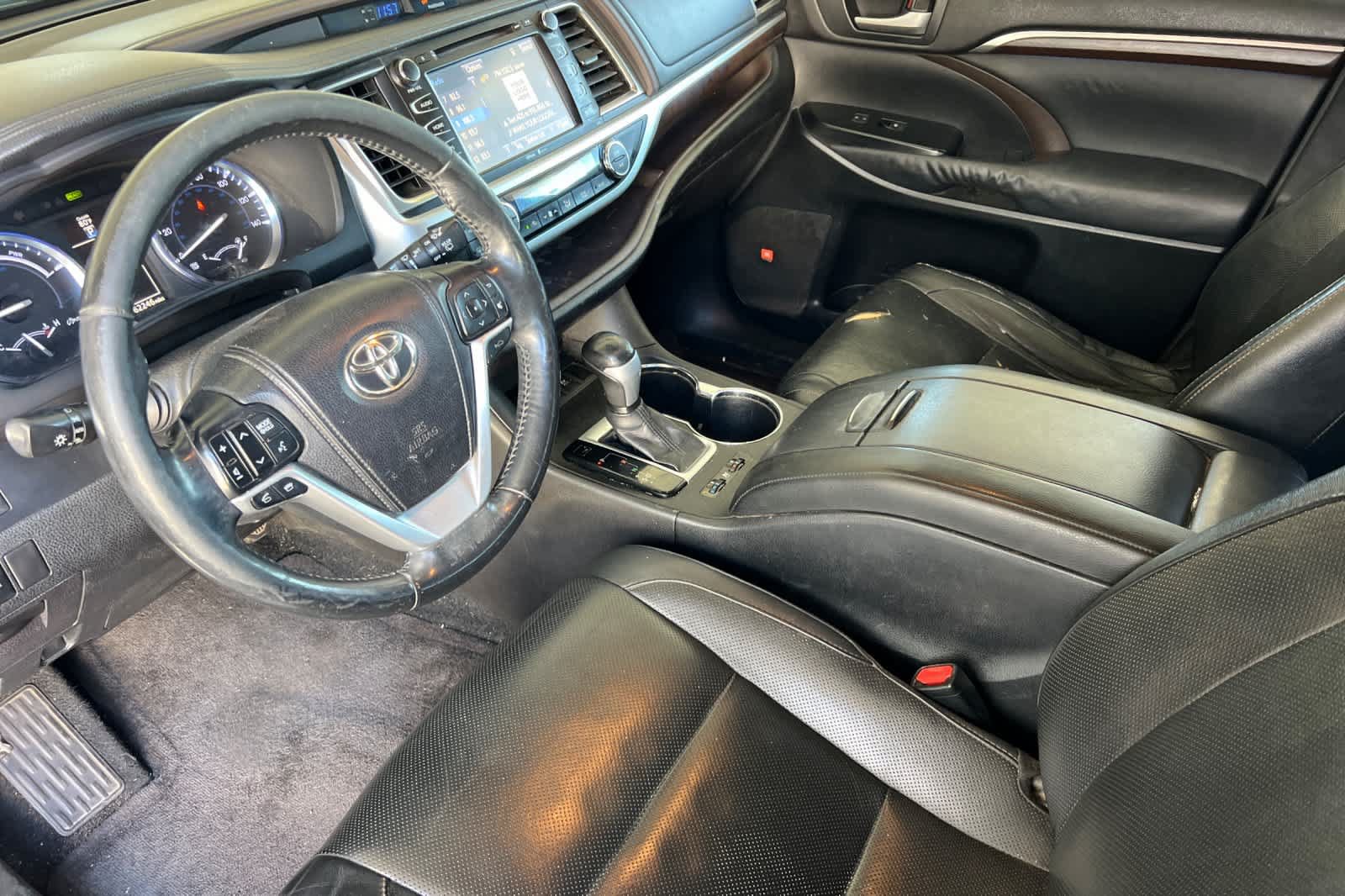 Used 2014 Toyota Highlander Limited Platinum AWD/4WD image 9