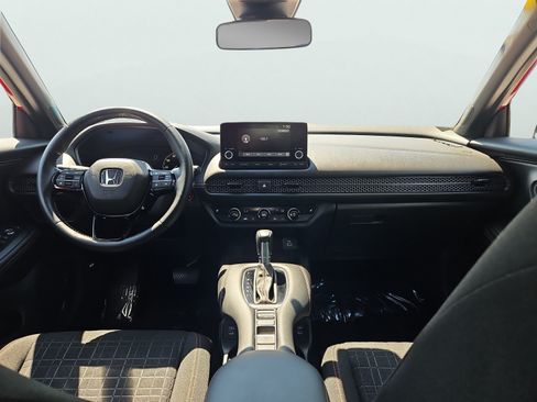 Used 2025 Honda HR-V Sport image 3