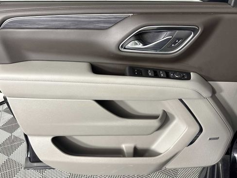 Used 2023 GMC Yukon XL SLT image 5