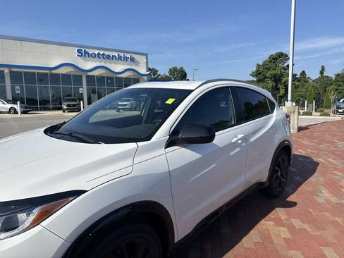 Used 2022 Honda HR-V Sport image 13