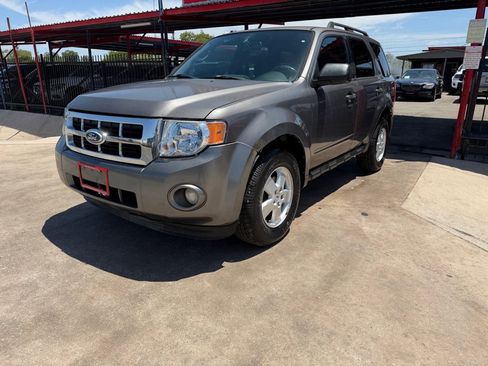 Used 2011 Ford Escape XLT AWD/4WD image 6
