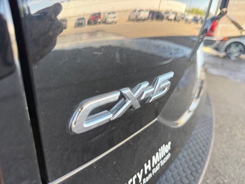 Used 2018 MAZDA CX-5 Touring w/ Preferred Equipment Package FWD image 27
