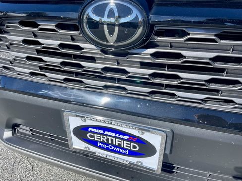 Used 2023 Toyota RAV4 Limited image 32