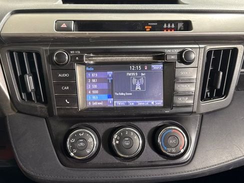 Used 2018 Toyota RAV4 LE image 22